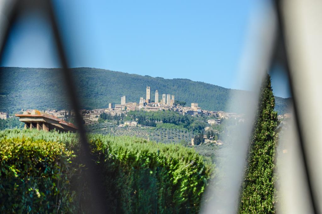 Adalberto San Gimignano Bagian luar foto